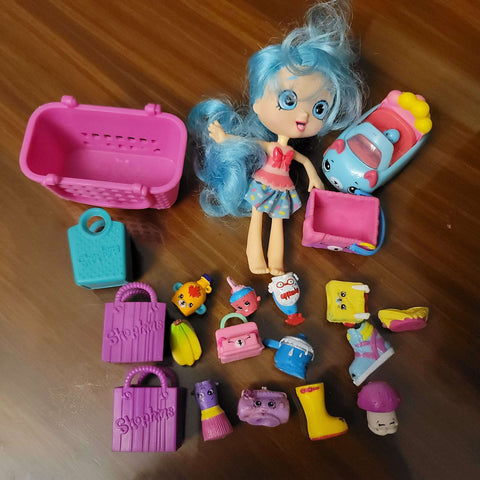 13 shopkins, doll and accessories