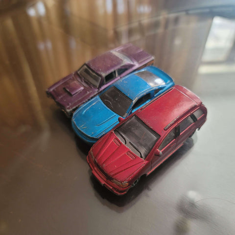 set of 3 (scratches on body)