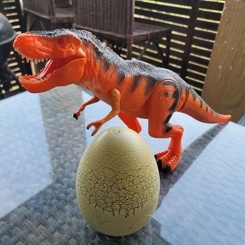 Large roaring dino with egg (puzzle inside)