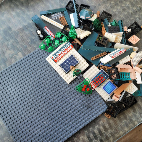 Lego compatible set with 32 x 32 stud plate -