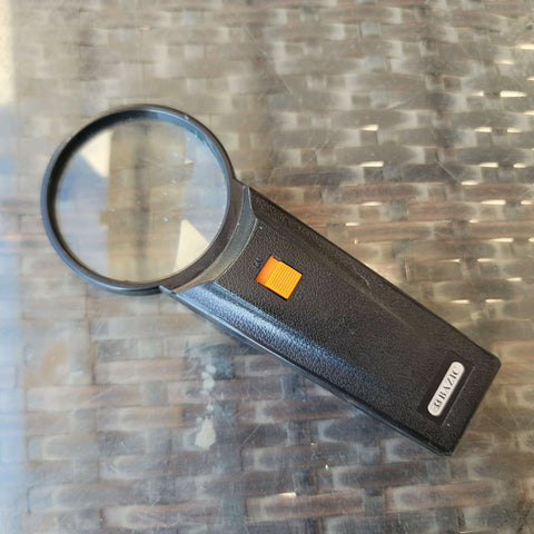 magnifying glass with light