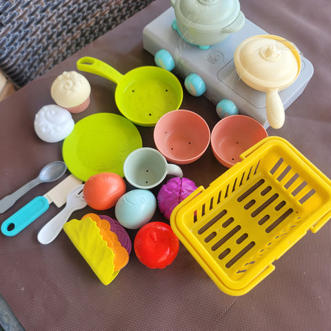 Assorted dishes and pans and utensils - Toy Chest Pakistan