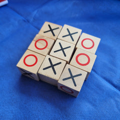 noughts and cross dice game