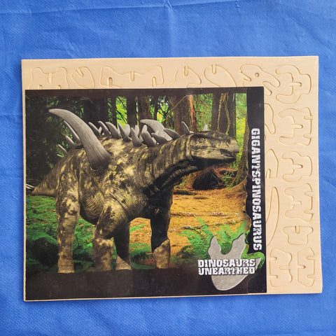 Wooden craft Gigantspinosaurus