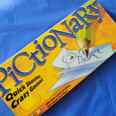 Pictionary set, yellow