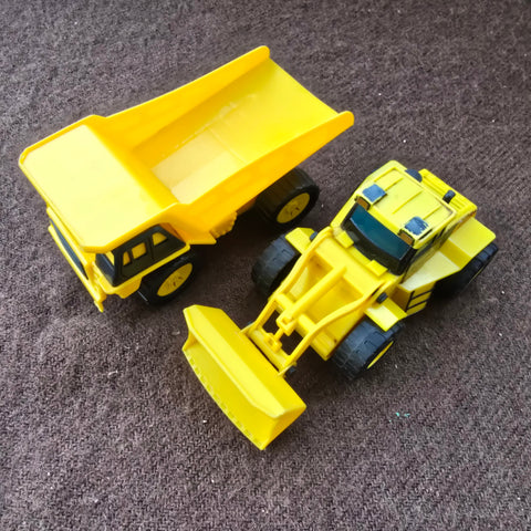 set of 2  cars