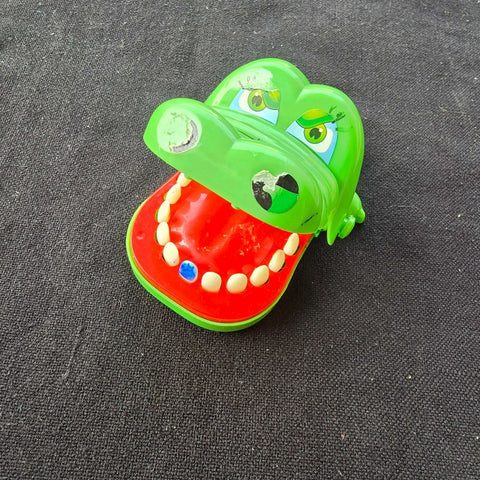 Crocodile Dentist Travel Game – Mini Reaction Game