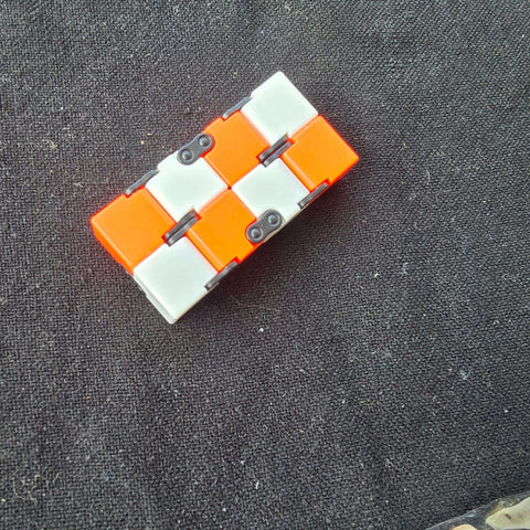 Fidget Toy Infinity Cube – Red and White