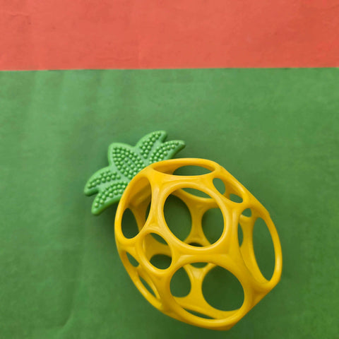 Oball Pineapple – Flexible Baby Toy