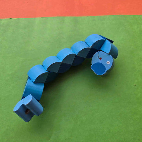 Wooden Worm – Blue Flexible Toy