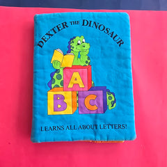 Cloth book: Dexter the dinosaur