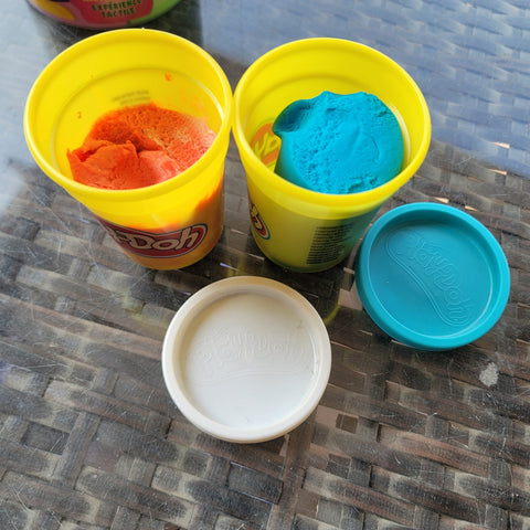 play dough x 2 (1 new, 1 used)