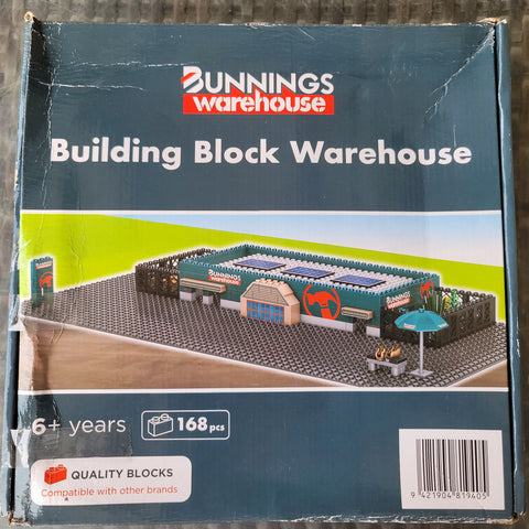 Building block warehouse with large plate