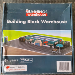 Building block warehouse with large plate