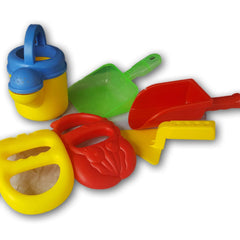 Beach set with sand diggerw, scoops, and watering can - Toy Chest Pakistan