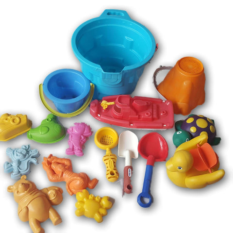 Beach Set - With Dora And Winnie Pooh Sand Moulds