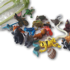 Set of small repltiles and insects - Toy Chest Pakistan