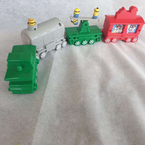 2 small action figures, 3 inches