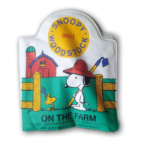 Bath Book: Snoopy and Woostock on the farm