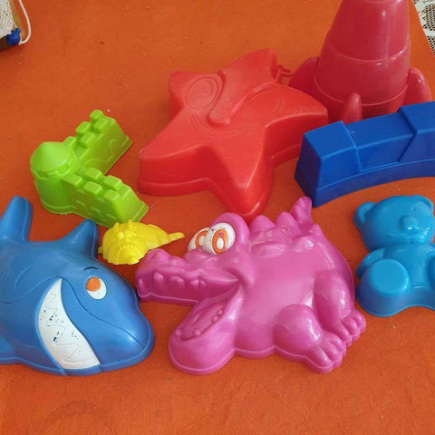 Beach toy moulds set