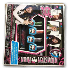 Monsters High Hair Chalks and Beading Kit - Toy Chest Pakistan