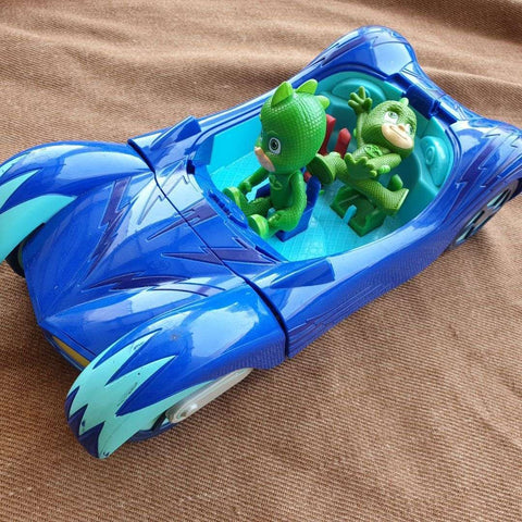Pj Masks vehicle with 2 figures