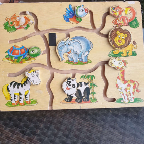 Wooden Maze Puzzle, (one animal head mmissing)
